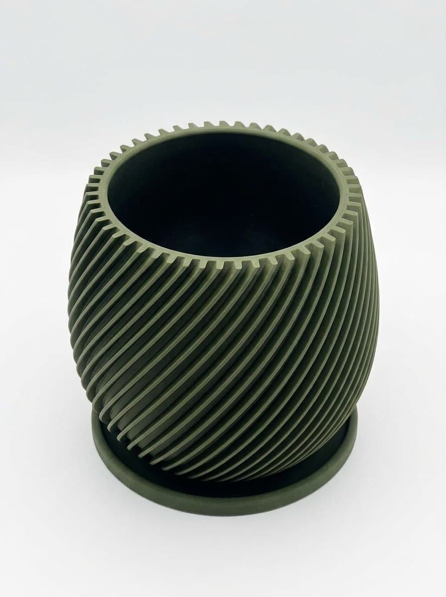 Spiral Plant Pot with Saucer